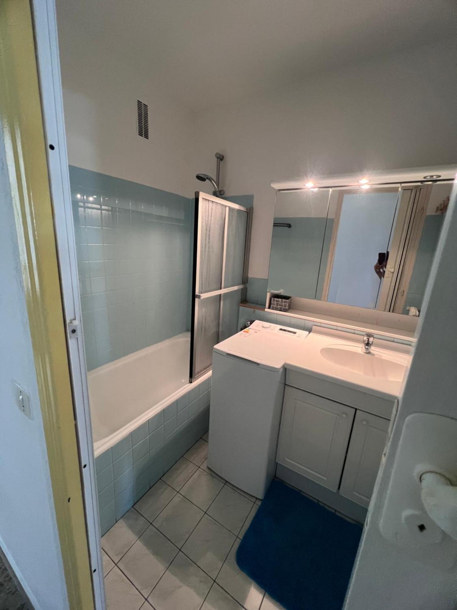 Appartement Apparemment Vue Avec Parking Fréjus