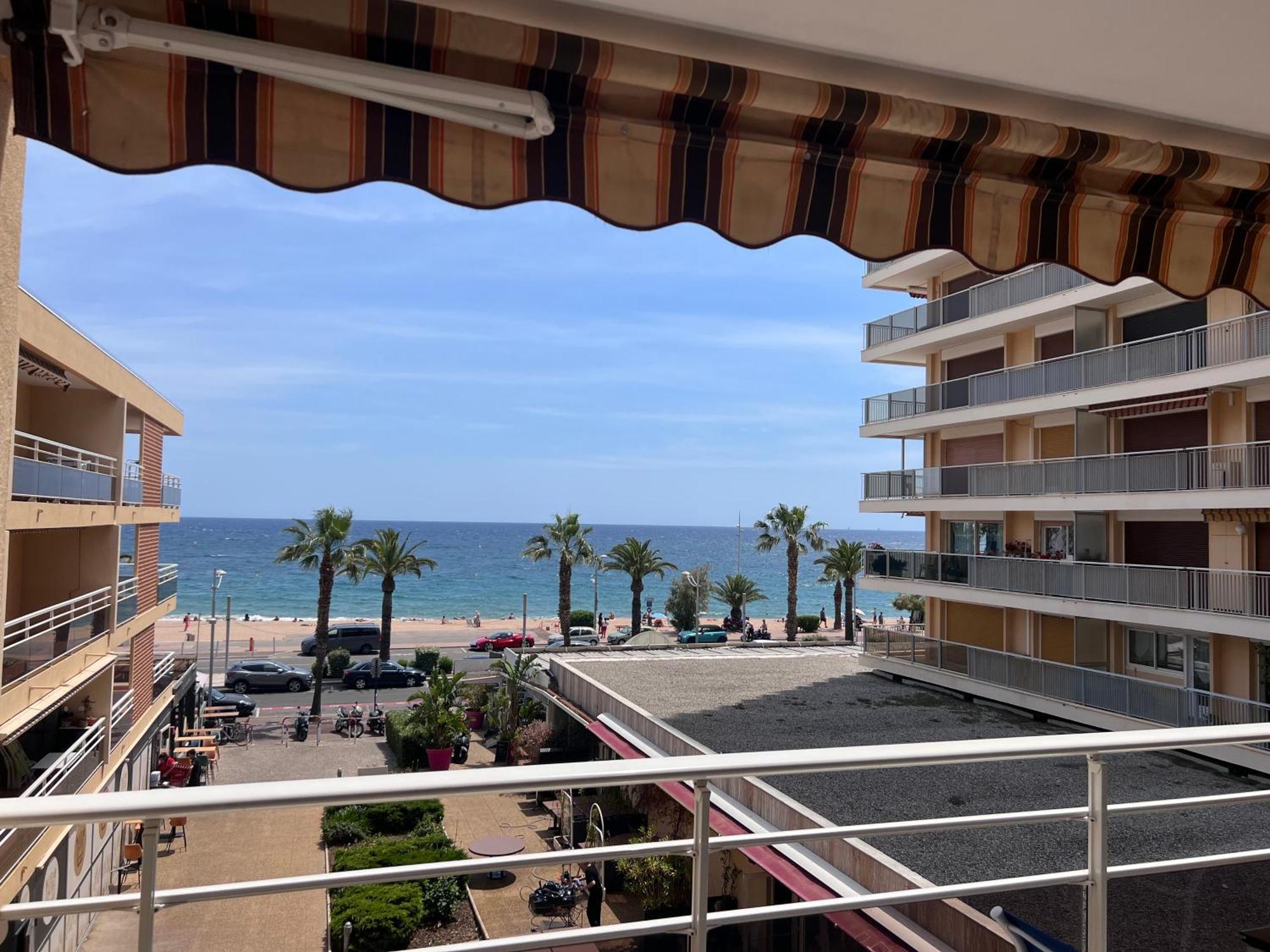 Apparemment Vue Avec Parking Appartement Fréjus